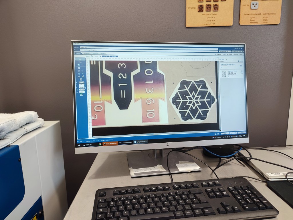 a computer screen showing cutlines superimposed on the camera picture from the laser cutter